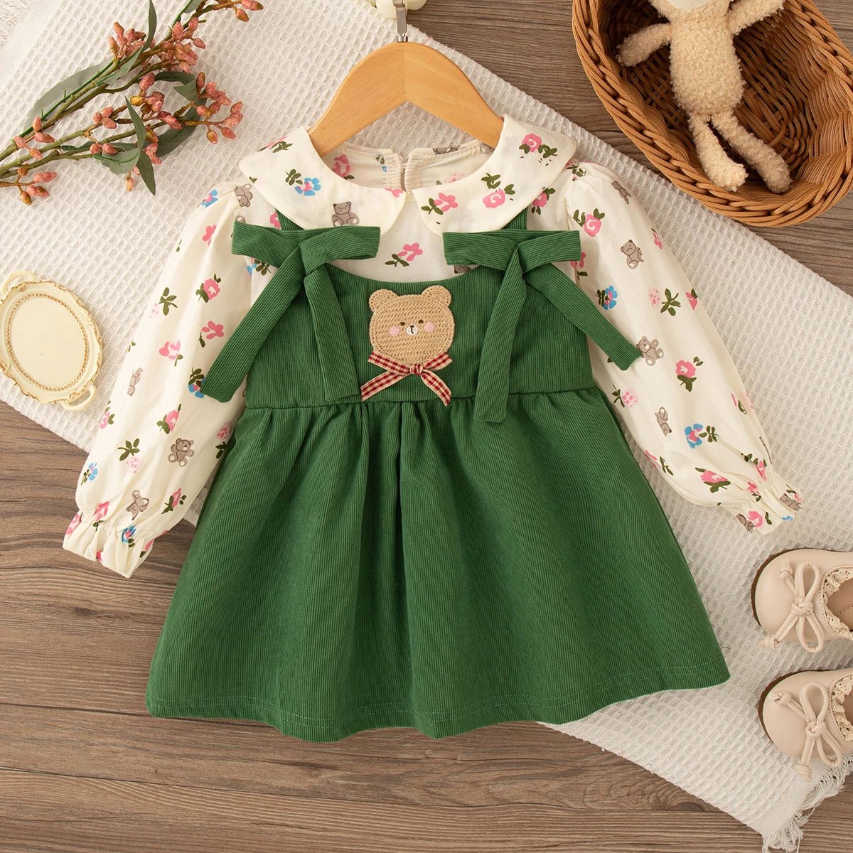 BlossomBow Floral Dress - BloomBambinoBlossomBow Floral DressBloomBambinoBloomBambino14:175;200000463:200169197M(9-12M)BlossomBow Floral DressM(9 - 12M)green