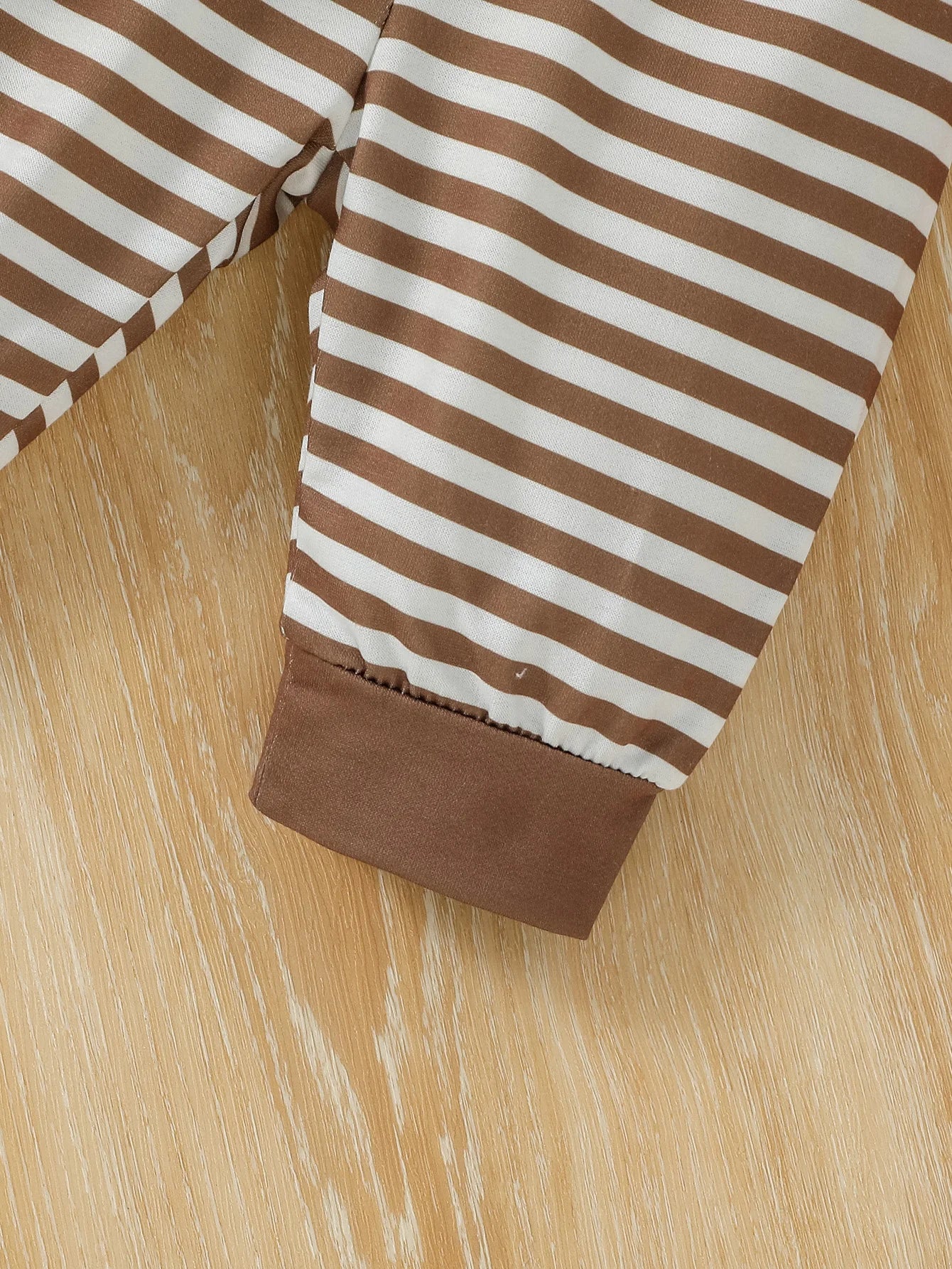 CozyCub Hooded Coat & Striped Pants - BloomBambinoCozyCub Hooded Coat & Striped PantsBloomBambinoBloomBambino14:200003699ZT1267-duose;200000463:2001691973-6MCozyCub Hooded Coat & Striped Pants3 - 6M