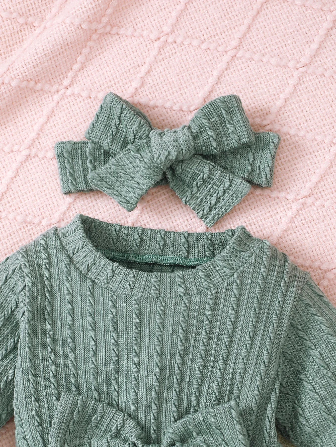 TwirlBow Flared Sleeve Jumpsuit - BloomBambinoTwirlBow Flared Sleeve JumpsuitBloomBambinoBloomBambino14:69132374-huise;200000463:200661897TwirlBow Flared Sleeve Jumpsuit18MGreen 1